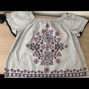 Off the shoulders shirt